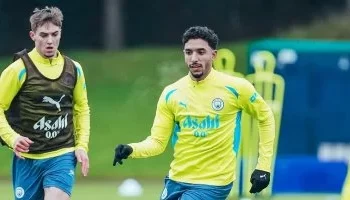 عمر مرموش ينضم لتدريبات مانشستر سيتي ويستعد للظهور الأول ضد تشيلسي