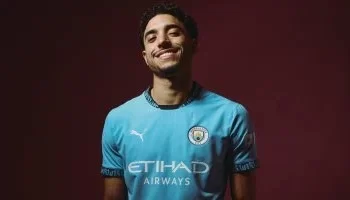 “عمر مرموش ينتظر الظهور الأول مع مانشستر سيتي ضد تشيلسي في الدوري الإنجليزي”