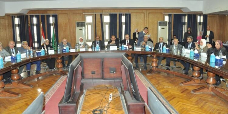 “مجلس كلية طب قصر العيني يناقش مستجدات التعليم الطبي والمشاريع المستقبلية في اجتماعه الشهري”