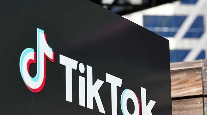 المحكمة العليا الأمريكية تنظر استئناف “تيك توك” ضد قانون يهدد بحظره