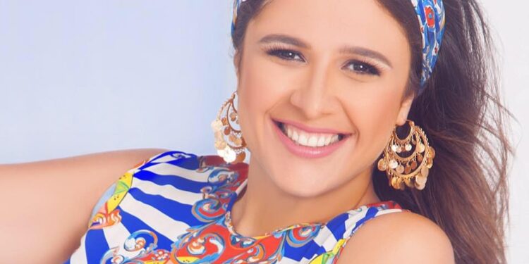 “مي عز الدين تكشف عن دور ياسمين عبد العزيز في دعمها بعد وفاة والدتها”