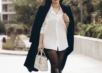 دينا فؤاد تخطف الأنظار بإطلالة أنيقة وتعلن عن مسلسلها الجديد في رمضان