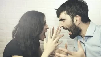 العنف الزوجي.. كيف تحمين نفسكِ وتتخذين خطوات النجاة؟
