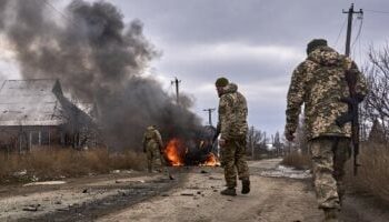 أوكرانيا تسعى لتوقيع عقود أسلحة طويلة الأجل لدعم قواتها المسلحة