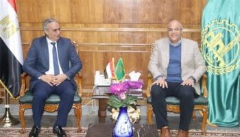 جهاز حماية المستهلك ومحافظة القليوبية يبحثان ضبط الأسواق واستقرار الأسعار