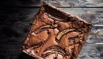 طريقة عمل كيك الموز بالكاكاو