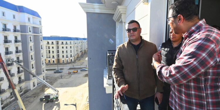 وزير الإسكان يتفقد مشروعات الإسكان والمرافق بمدينة العلمين الجديدة