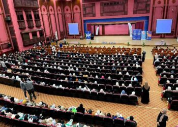 نائب رئيس جامعة الأزهر يشارك في افتتاح المؤتمر الطلابي (خطوة على الطريق) بمشاركة 850 طالبًا يمثلون 20 كلية صيدلة على مستوى الجمهورية