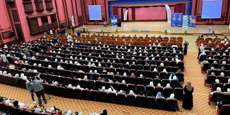 نائب رئيس جامعة الأزهر يشارك في افتتاح المؤتمر الطلابي (خطوة على الطريق) بمشاركة 850 طالبًا يمثلون 20 كلية صيدلة على مستوى الجمهورية