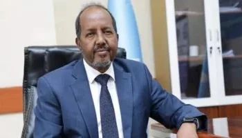الرئيس الصومالي يدعم القوات المسلحة ويؤكد استمرار العمليات ضد الإرهاب