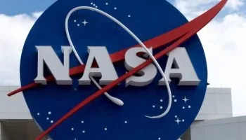 ناسا تحذف الإشارات إلى أول امرأة وأول شخص من أصول أفريقية في مهمة “أرتميس 3”