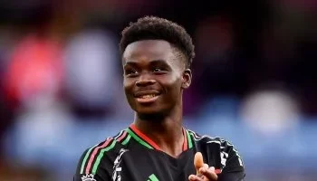 أرسنال يبدأ مفاوضات تجديد عقد بوكايو ساكا قبل مواجهة ريال مدريد