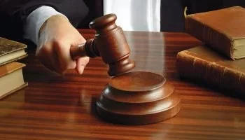 محكمة جنايات دمنهور تقضي بالسجن 10 سنوات لقاتل ابنته الرضيعة