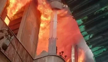 السيطرة على حريق داخل ورشة أخشاب بالمحلة وإصابة 13 شخصًا