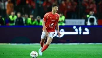 كولر يعتمد على أشرف داري في التشكيل الأساسي للأهلي أمام الهلال السوداني