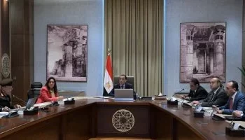 رئيس الوزراء يتابع تنفيذ مشروع امتداد محور الفريق كمال عامر