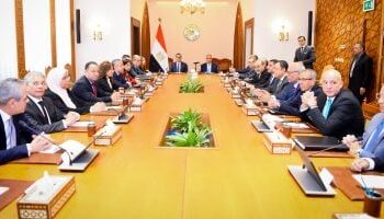 وزيرا الخارجية والاستثمار يبحثان تعزيز التعاون لجذب الاستثمارات ودعم التجارة