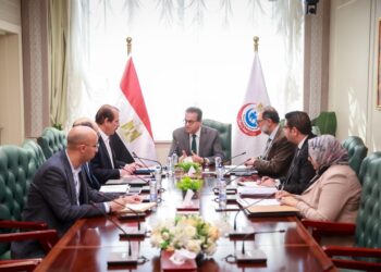 وزير الصحة يجتمع مع رئيس هيئة سلامة الغذاء لمناقشة الاشتراطات الخاصة بسلامة المنتجات الغذائية