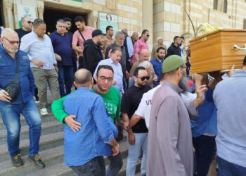 تشييع جثمان والدة المايسترو إيهاب عبد الحميد من مسجد الحصري بحضور فنانين وأساتذة من دار الأوبرا