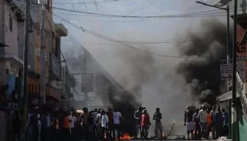 هايتى تحترق: عصابات مسلحة تسيطر على 90% من البلاد ومجلسها الرئاسي يعلن حالة الحرب”