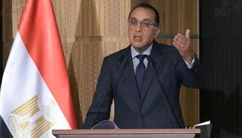 مدبولي يتابع مع وزيري المالية والتموين استعدادات توفير السلع وصرف مستحقات القمح للمزارعين