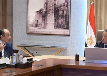 مدبولي يتابع مستجدات المشروع القومي لتطوير صناعة الغزل والنسيج