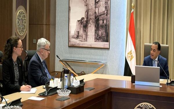 رئيس الوزراء يستقبل السفير الألماني الجديد بالقاهرة لبحث سبل تعزيز التعاون الثنائي