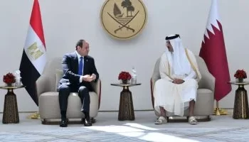 السيسي يصل الديوان الأميري بالدوحة.. ويتوجه إلى الكويت في ثاني محطات جولته الخليجية