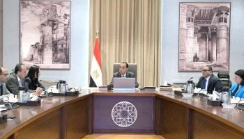 “رئيس الوزراء يتابع ملف الحماية الاجتماعية ويمتدح إنجازات وزارة التضامن الاجتماعي في الاجتماع مع الوزيرة مايا مرسي”