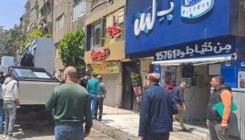 محافظ الجيزة يُغلق 12 منشأة لبيع منتجات الألبان والحلويات تابعة لسلسلتَي “بـ لبن” و”بلين” لعدم الترخيص