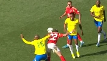 تعادل سلبي ينهي الشوط الأول بين الأهلي وصن داونز في ذهاب نصف نهائي دوري أبطال أفريقيا
