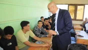 وزير التعليم يتفقد مدرسة “صلاح الدين” بالشرقية ويشيد بانضباط العملية التعليمية