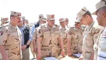 رئيس الأركان يتفقد معهد ضباط الصف المعلمين ويوجّه بتحصين المقاتلين بالعلم واللياقة والتأهيل الشامل