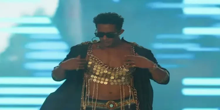 اتحاد النقابات الفنية يحقق مع محمد رمضان بعد ظهوره ببدلة رقص في أمريكا