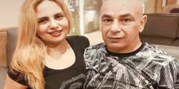 حسام حسن يغادر سراي نيابة الرمل بالإسكندرية بعد التصالح مع زوجته