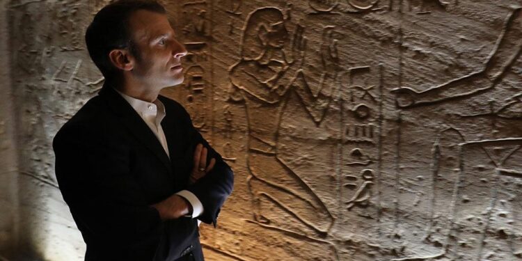 ماكرون يشيد بالشراكة الاستراتيجية مع مصر ويؤكد دعم بلاده لاستقرارها وتنميتها