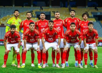 الأهلي يتقدم على المصري بثنائية مثيرة في الشوط الأول