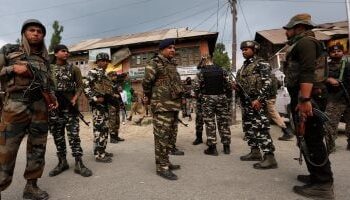 تصاعد خطير في كشمير.. قتلى وجرحى في قصف متبادل بين الهند وباكستان