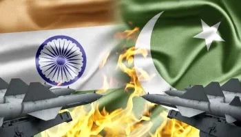 باكستان تعيد فتح مجالها الجوي بالكامل بعد تراجع التوتر مع الهند