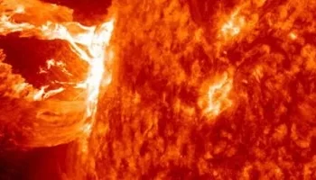 عاصفة شمسية