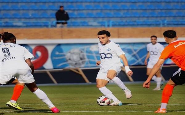 فاركو يفجر مفاجأة مدوية بإسقاط بيراميدز بثلاثية ويمنح الأهلي قبلة الحياة في سباق الدوري