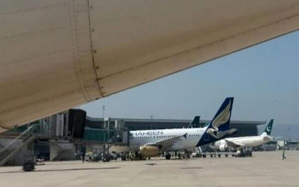 هيئة المطارات الباكستانية: جميع المطارات تعمل بكامل طاقتها والمجال الجوي آمن للطيران المدني