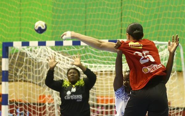 بترو أتلتيكو يهزم الأهلي ويفوز بكأس السوبر الإفريقي لكرة اليد سيدات