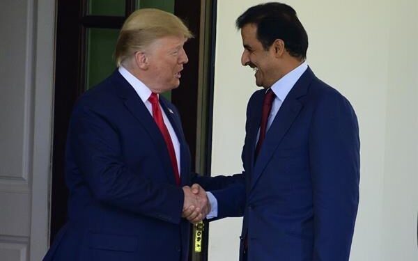 أمير قطر والرئيس الأمريكي يشهدان التوقيع على مذكرات تفاهم بين البلدين