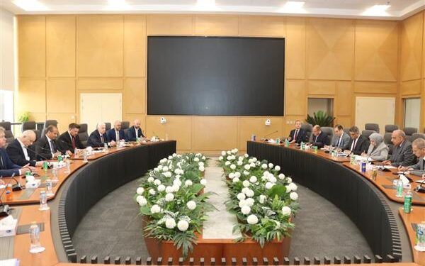 وزير الكهرباء يبحث مع “روسآتوم” تطورات تنفيذ مشروع الضبعة النووي ويؤكد الالتزام بالجداول الزمنية