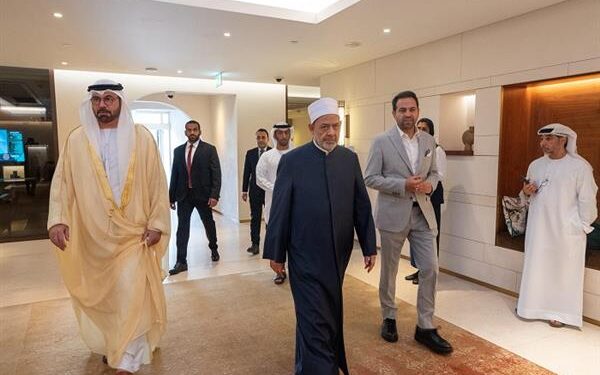 شيخ الأزهر يصل إلى الإمارات للمشاركة في قمة الإعلام العربي بدعوة من الشيخ محمد بن راشد