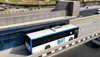 كامل الوزير” يُعلن أسعار تذاكر الأتوبيس الترددي الجديد.. وتشغيله رسميًا في يوليو المقبل