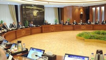 رئيس مجلس الوزراء يترأس اجتماع مجلس المحافظين لمتابعة ملفات هامة في المحافظات