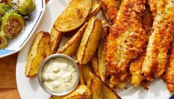 طريقة عمل السمك والبطاطس لايت للدايت.. وصفة صحية ولذيذة من الشيف ساندرا مكاوي