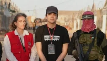 حماس تُفرج عن الجندي الأمريكي-الإسرائيلي عيدان ألكسندر وتسلمه للصليب الأحمر في خان يونس